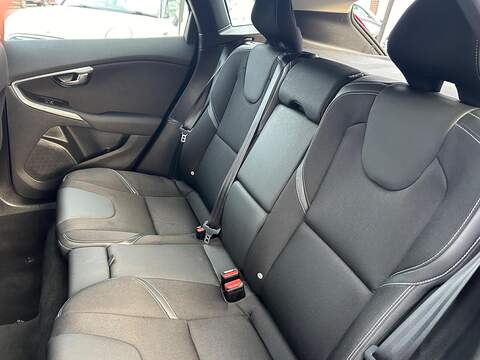 Volvo V40 2.0 T2 R-Design Edition Hatchback 5dr Petrol Manual Euro 6 (s/s) (122 ps) - U393