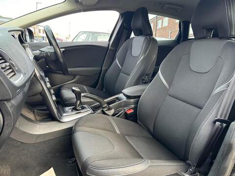 Volvo V40 2.0 T2 R-Design Edition Hatchback 5dr Petrol Manual Euro 6 (s/s) (122 ps) - U393