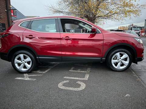 Nissan Qashqai 1.5 dCi Acenta Premium SUV 5dr Diesel Manual Euro 6 (s/s) (115 ps) - U394