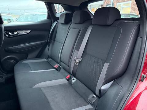 Nissan Qashqai 1.5 dCi Acenta Premium SUV 5dr Diesel Manual Euro 6 (s/s) (115 ps) - U394