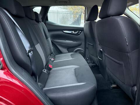 Nissan Qashqai 1.5 dCi Acenta Premium SUV 5dr Diesel Manual Euro 6 (s/s) (115 ps) - U394