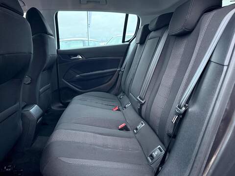 Peugeot 308 2.0 BlueHDi Allure Hatchback 5dr Diesel EAT Euro 6 (s/s) (150 ps) - U395