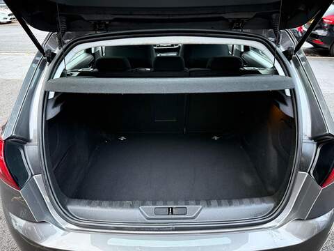 Peugeot 308 2.0 BlueHDi Allure Hatchback 5dr Diesel EAT Euro 6 (s/s) (150 ps) - U395