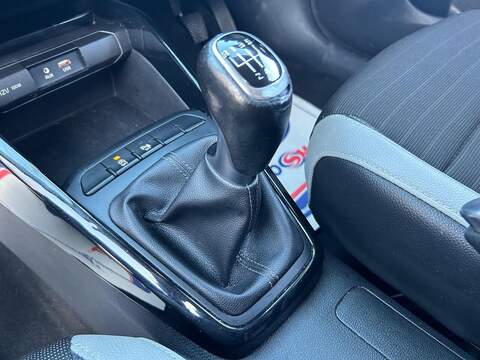 Kia Stonic 1.0 T-GDi 3 SUV 5dr Petrol Manual Euro 6 (s/s) (118 bhp) - U396