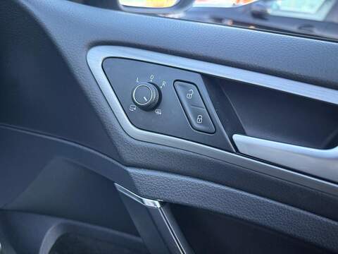 Volkswagen Golf 1.6 TDI BlueMotion Tech Match Hatchback 5dr Diesel Manual Euro 6 (s/s) (110 ps) - U399