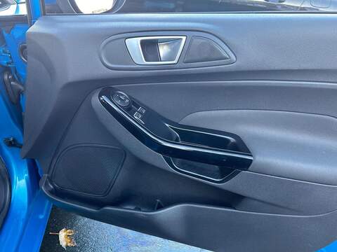 Ford Fiesta 1.0T EcoBoost Zetec Hatchback 5dr Petrol Manual Euro 5 (s/s) (100 ps) - U402