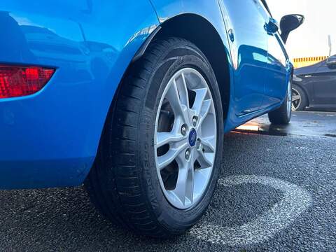 Ford Fiesta 1.0T EcoBoost Zetec Hatchback 5dr Petrol Manual Euro 5 (s/s) (100 ps) - U402