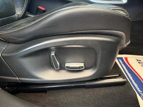 Jaguar F-PACE 2.0 D180 R-Sport SUV 5dr Diesel Auto AWD Euro 6 (s/s) (180 ps) - U404