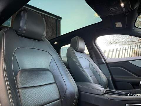 Jaguar F-PACE 2.0 D180 R-Sport SUV 5dr Diesel Auto AWD Euro 6 (s/s) (180 ps) - U404