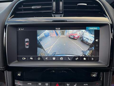 Jaguar F-PACE 2.0 D180 R-Sport SUV 5dr Diesel Auto AWD Euro 6 (s/s) (180 ps) - U404