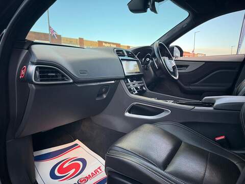 Jaguar F-PACE 2.0 D180 R-Sport SUV 5dr Diesel Auto AWD Euro 6 (s/s) (180 ps) - U404