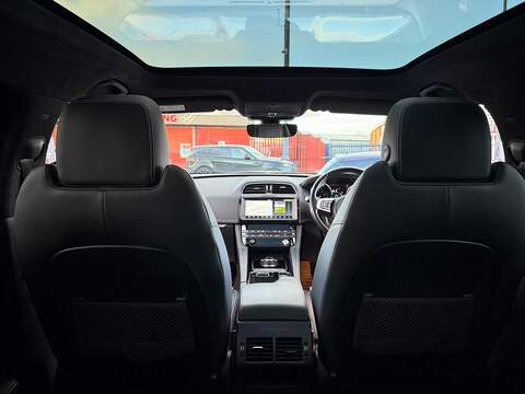 Jaguar F-PACE 2.0 D180 R-Sport SUV 5dr Diesel Auto AWD Euro 6 (s/s) (180 ps) - U404