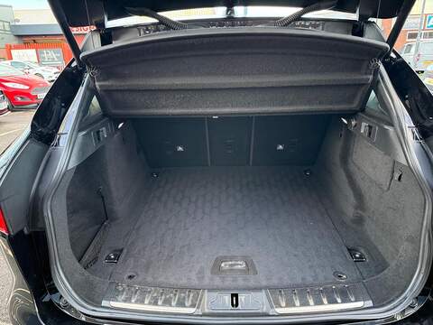 Jaguar F-PACE 2.0 D180 R-Sport SUV 5dr Diesel Auto AWD Euro 6 (s/s) (180 ps) - U404