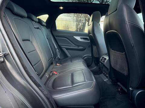 Jaguar F-PACE 2.0 D180 R-Sport SUV 5dr Diesel Auto AWD Euro 6 (s/s) (180 ps) - U404