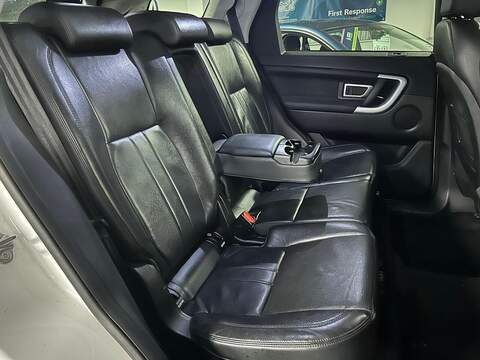 Land Rover Discovery Sport 2.0 TD4 HSE Black SUV 5dr Diesel Auto 4WD Euro 6 (s/s) (180 ps) - U405