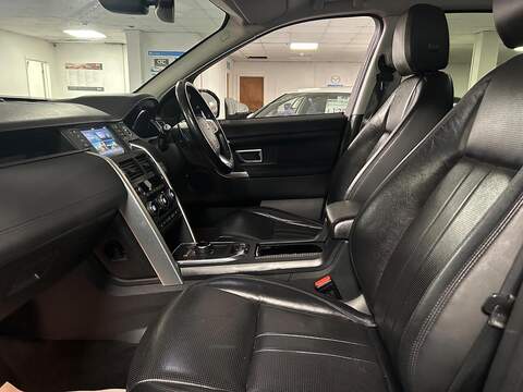 Land Rover Discovery Sport 2.0 TD4 HSE Black SUV 5dr Diesel Auto 4WD Euro 6 (s/s) (180 ps) - U405