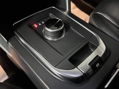 Land Rover Discovery Sport 2.0 TD4 HSE Black SUV 5dr Diesel Auto 4WD Euro 6 (s/s) (180 ps) - U405