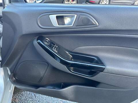 Ford Fiesta 1.0T EcoBoost Zetec Hatchback 5dr Petrol Manual Euro 6 (s/s) (100 ps) - U418