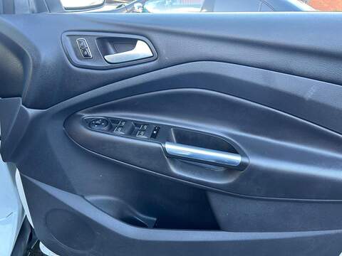 Ford Kuga 2.0 TDCi Titanium X SUV 5dr Diesel Manual 2WD Euro 6 (s/s) (150 ps) - U425