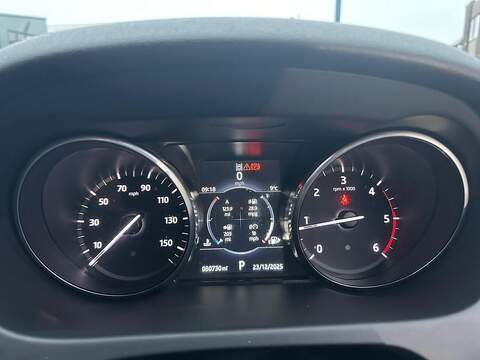 Land Rover Discovery Sport 2.0 TD4 HSE Black SUV 5dr Diesel Auto 4WD Euro 6 (s/s) (180 ps) - U428