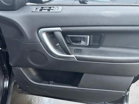 Land Rover Discovery Sport 2.0 TD4 HSE Black SUV 5dr Diesel Auto 4WD Euro 6 (s/s) (180 ps) - U428