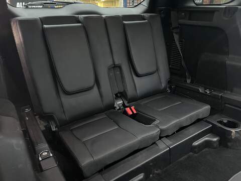 Land Rover Discovery Sport 2.0 TD4 HSE Black SUV 5dr Diesel Auto 4WD Euro 6 (s/s) (180 ps) - U428