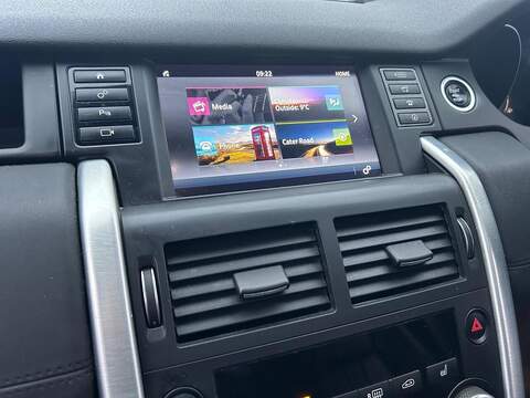 Land Rover Discovery Sport 2.0 TD4 HSE Black SUV 5dr Diesel Auto 4WD Euro 6 (s/s) (180 ps) - U428