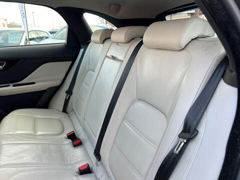 Jaguar F-PACE 2.0 D180 Prestige SUV 5dr Diesel Manual AWD Euro 6 (s/s) (180 ps) - U433