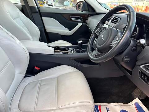 Jaguar F-PACE 2.0 D180 Prestige SUV 5dr Diesel Manual AWD Euro 6 (s/s) (180 ps) - U433