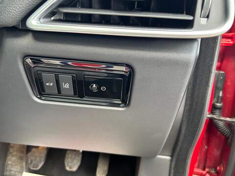 Jaguar F-PACE 2.0 D180 Prestige SUV 5dr Diesel Manual AWD Euro 6 (s/s) (180 ps) - U433