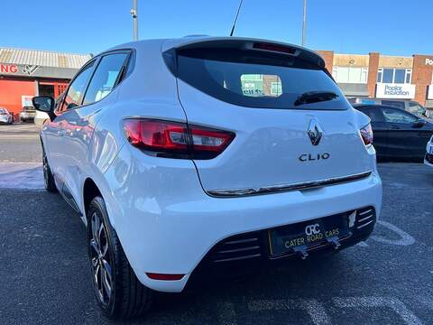 Renault Clio 0.9 TCe Play Hatchback 5dr Petrol Manual Euro 6 (s/s) (75 ps) - U435