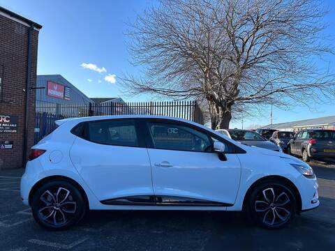 Renault Clio 0.9 TCe Play Hatchback 5dr Petrol Manual Euro 6 (s/s) (75 ps) - U435