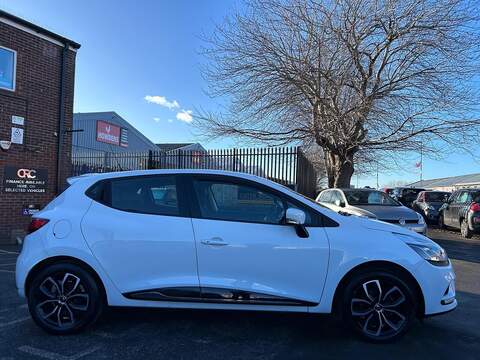 Renault Clio 0.9 TCe Play Hatchback 5dr Petrol Manual Euro 6 (s/s) (75 ps) - U435