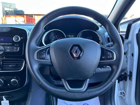 Renault Clio 0.9 TCe Play Hatchback 5dr Petrol Manual Euro 6 (s/s) (75 ps) - U435