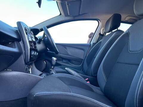 Renault Clio 0.9 TCe Play Hatchback 5dr Petrol Manual Euro 6 (s/s) (75 ps) - U435