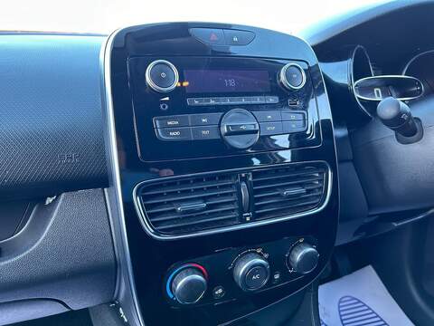 Renault Clio 0.9 TCe Play Hatchback 5dr Petrol Manual Euro 6 (s/s) (75 ps) - U435
