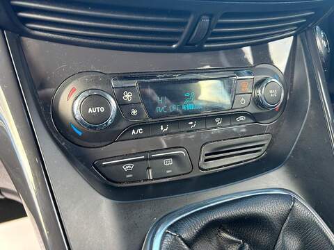 Ford Kuga 2.0 TDCi Titanium AWD Euro 5 5dr - U437