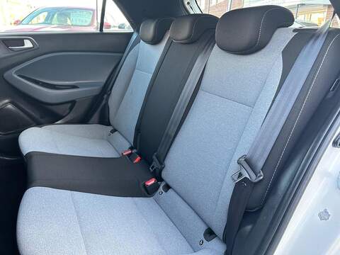 Hyundai i20 1.2 SE Euro 6 5dr - U438