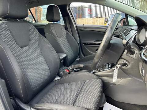 Vauxhall Astra Astra 1.0i Turbo ecoTEC SRi Nav Euro 6 (s/s) 5dr - U44