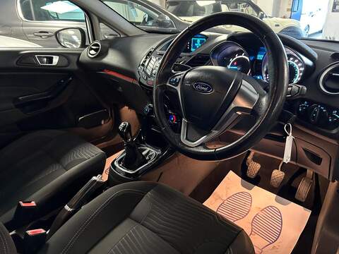 Ford Fiesta 1.25 Zetec Hatchback 5dr Petrol Manual Euro 5 (82 ps) - U442