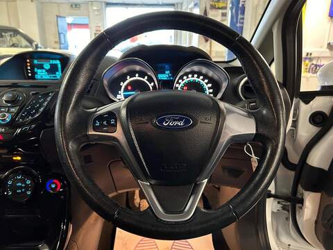 Ford Fiesta 1.25 Zetec Hatchback 5dr Petrol Manual Euro 5 (82 ps) - U442