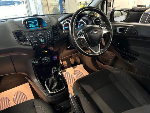 Ford Fiesta 1.25 Zetec Hatchback 5dr Petrol Manual Euro 5 (82 ps) - U442