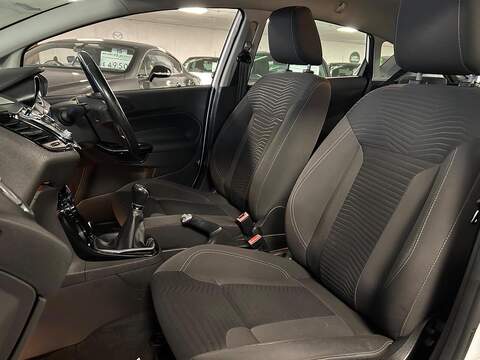 Ford Fiesta 1.25 Zetec Hatchback 5dr Petrol Manual Euro 5 (82 ps) - U442