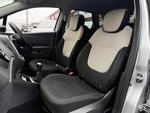 Renault Captur 1.5 dCi ENERGY Iconic SUV 5dr Diesel Manual Euro 6 (s/s) (90 ps) - U443