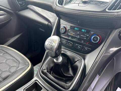 Ford Kuga 2.0 TDCi EcoBlue Vignale SUV 5dr Diesel Manual Euro 6 (s/s) (150 ps) - U446