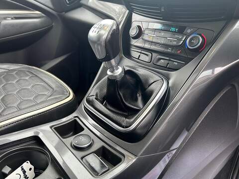 Ford Kuga 2.0 TDCi EcoBlue Vignale SUV 5dr Diesel Manual Euro 6 (s/s) (150 ps) - U446