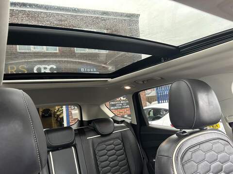 Ford Kuga 2.0 TDCi EcoBlue Vignale SUV 5dr Diesel Manual Euro 6 (s/s) (150 ps) - U446