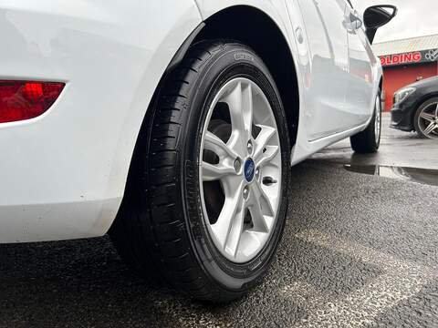 Ford Fiesta 1.0T EcoBoost Zetec Hatchback 5dr Petrol Manual Euro 6 (s/s) (100 ps) - U448