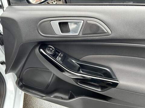 Ford Fiesta 1.0T EcoBoost Zetec Hatchback 5dr Petrol Manual Euro 6 (s/s) (100 ps) - U448