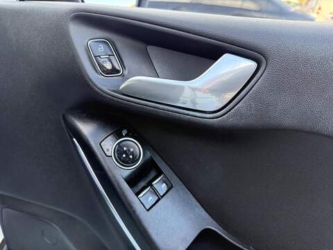 Ford Fiesta 1.0T EcoBoost Zetec Hatchback 5dr Petrol Auto Euro 6 (s/s) (100 ps) - U450